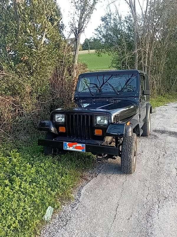 Usata Jeep Wrangler Laredo 103 CV (75 kW) 1990 SUV