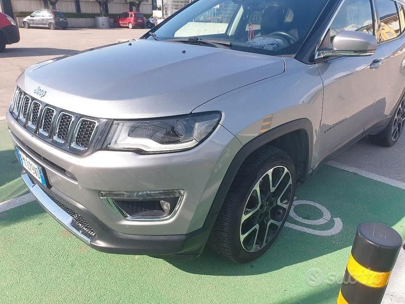 Grigio Usata 2018 Jeep Compass SUV | 15.500 € - Immagine 1/4
