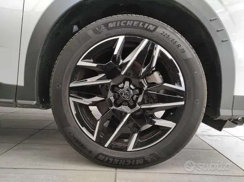 Usata Peugeot 5008 Allure 136 CV (100 kW) 2025 Bianco SUV