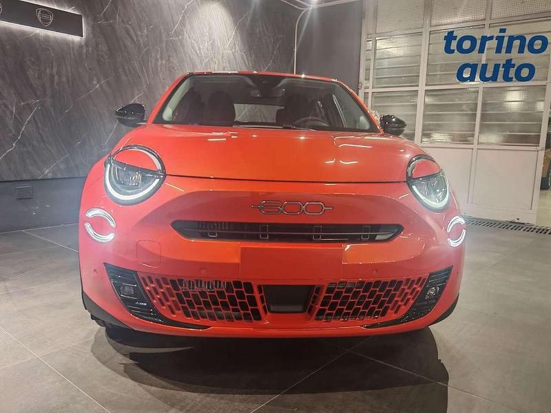 Nuova Fiat 600 Icon 110 CV (80 kW) 2026 Arancione SUV