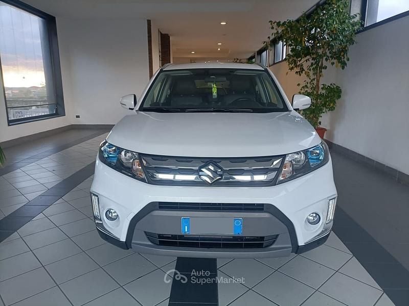 Bianco Usata 2016 Suzuki Vitara SUV | 14.000 € (Molto cara) - Immagine 1/4