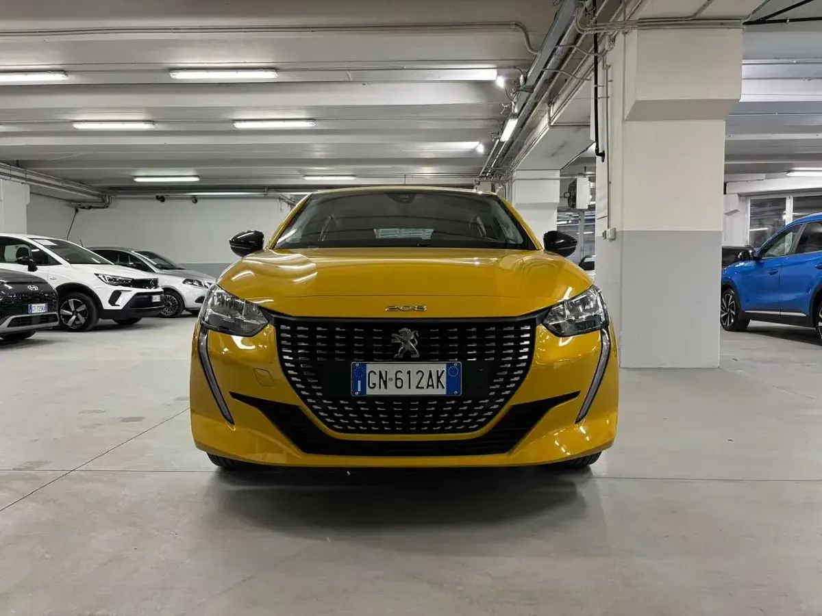Usata Peugeot 208 Active 75 CV (55 kW) 2022 Giallo Utilitaria