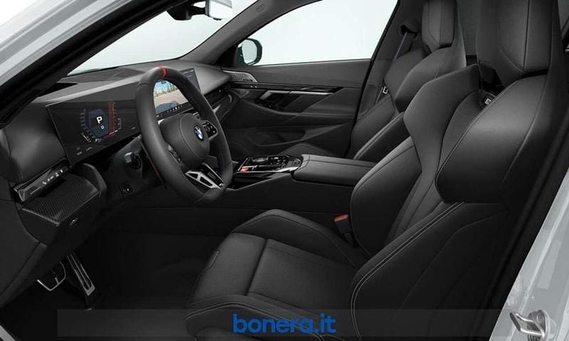 Nuova BMW M5 Comfort Edition 727 CV (534 kW) 2026 Brooklyn grey metallic Station wagon
