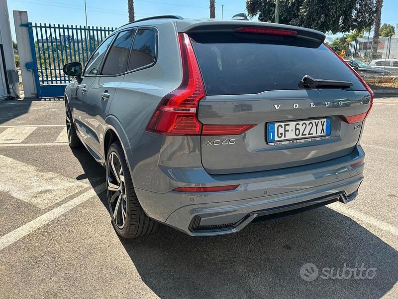 Usata Volvo XC60 R-Design 200 CV (147 kW) 2021 Grigio SUV