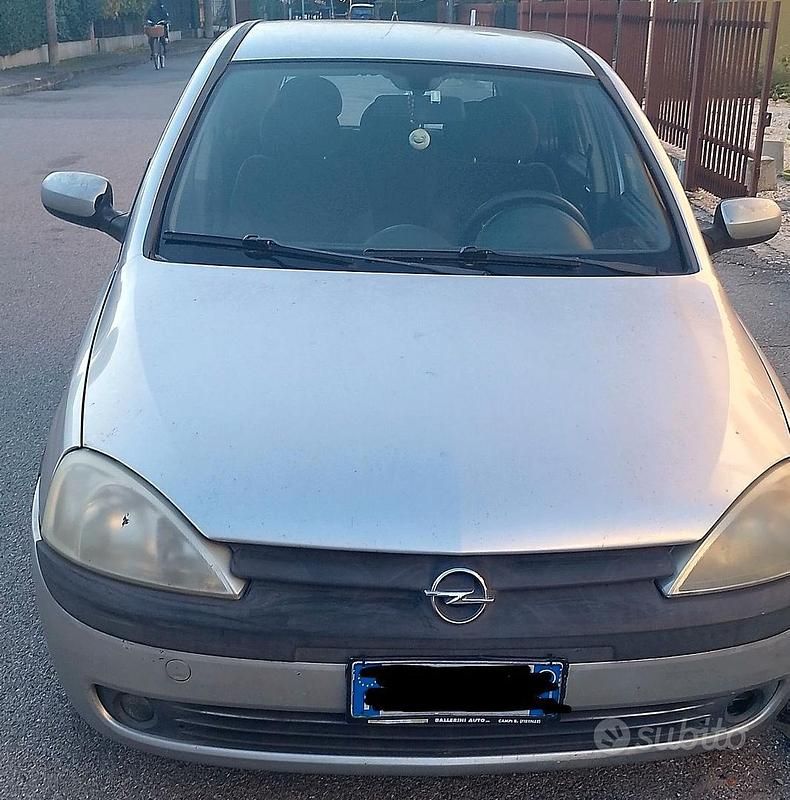 Usata Opel Corsa 75 CV (55 kW) 2001 Grigio Utilitaria