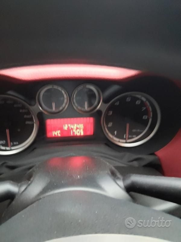 Usata Alfa Romeo MiTo 78 CV (57 kW) 2010 Rosso Utilitaria