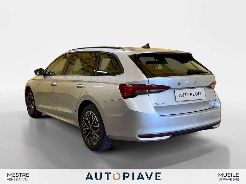 Usata Skoda Octavia Executive 150 CV (110 kW) 2025 Argento Station wagon