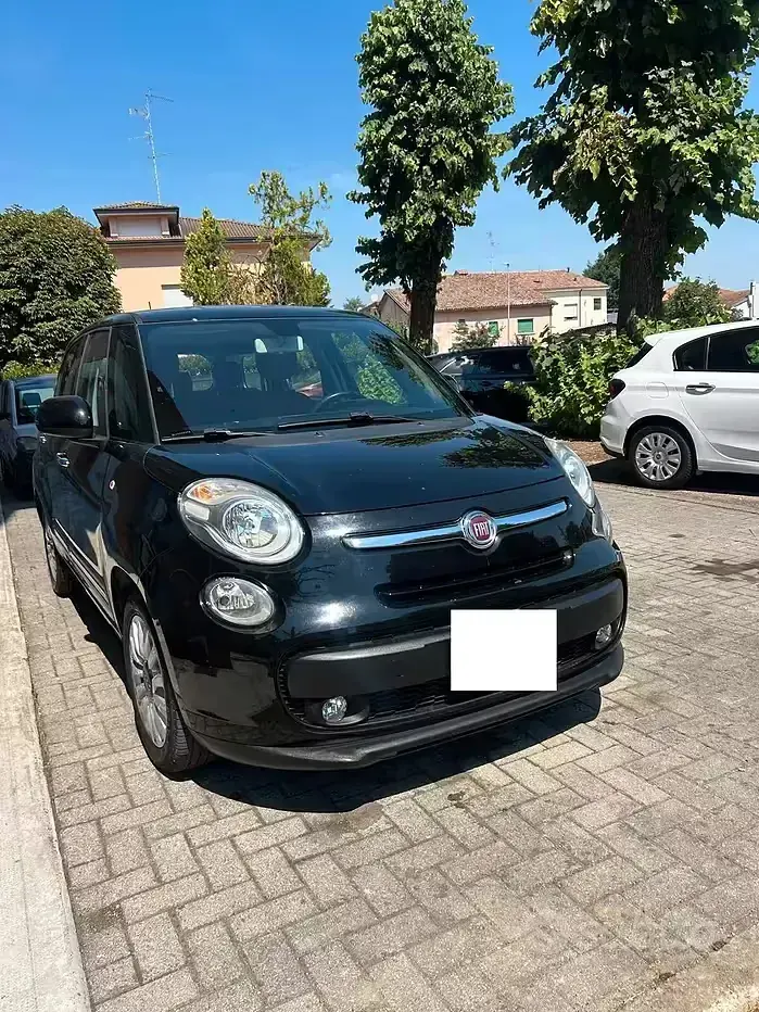 Usata Fiat 500L Living 105 CV (77 kW) 2015 Nero Monovolume