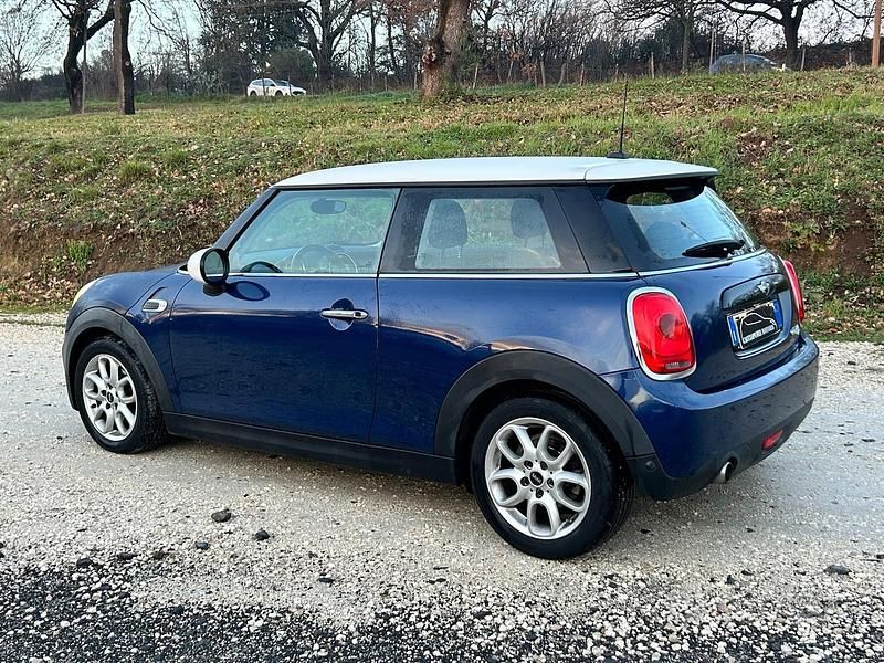 Usata Mini Cooper D Business 116 CV (85 kW) 2017 Blu Utilitaria