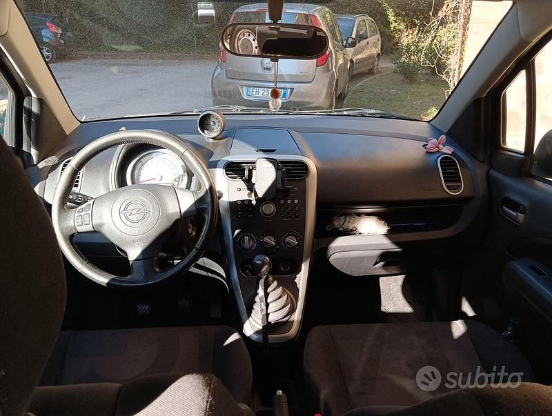 Usata Opel Agila 86 CV (63 kW) 2007 Nero Utilitaria