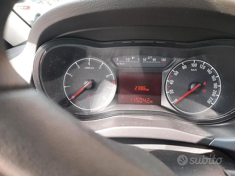 Usata Opel Corsa 75 CV (55 kW) 2019 Bianco Utilitaria