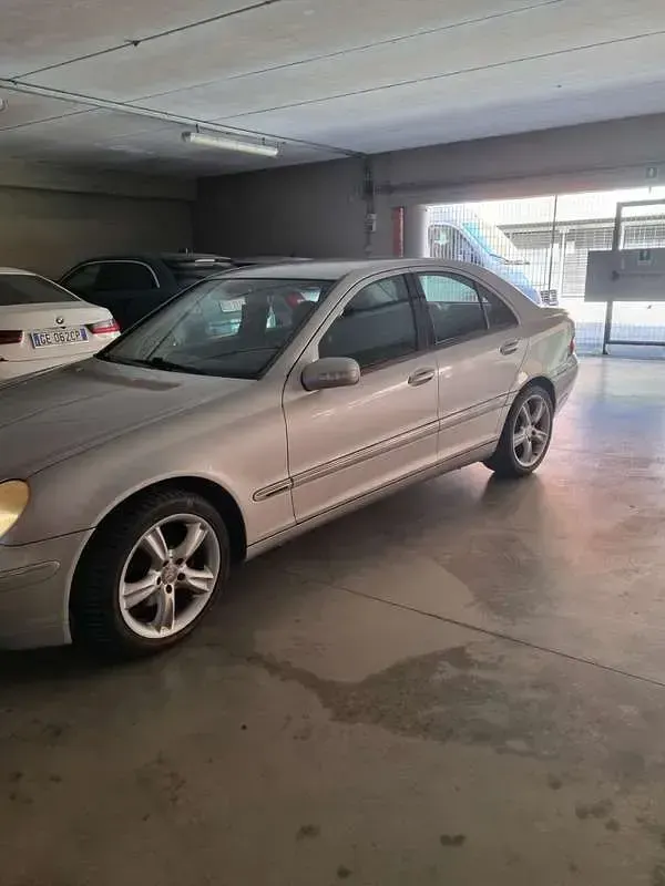 Occasion Mercedes C220 Elegance 143 ch (105 kW) 2001 Gris Berline