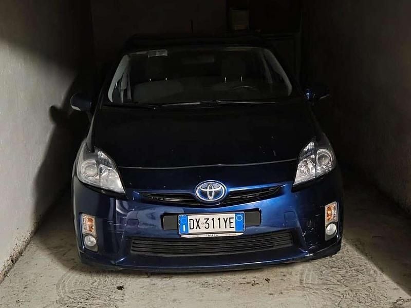 Blu/azzurro Usata 2009 Toyota Prius Active Tre volumi | 8900 € - Immagine 1/4