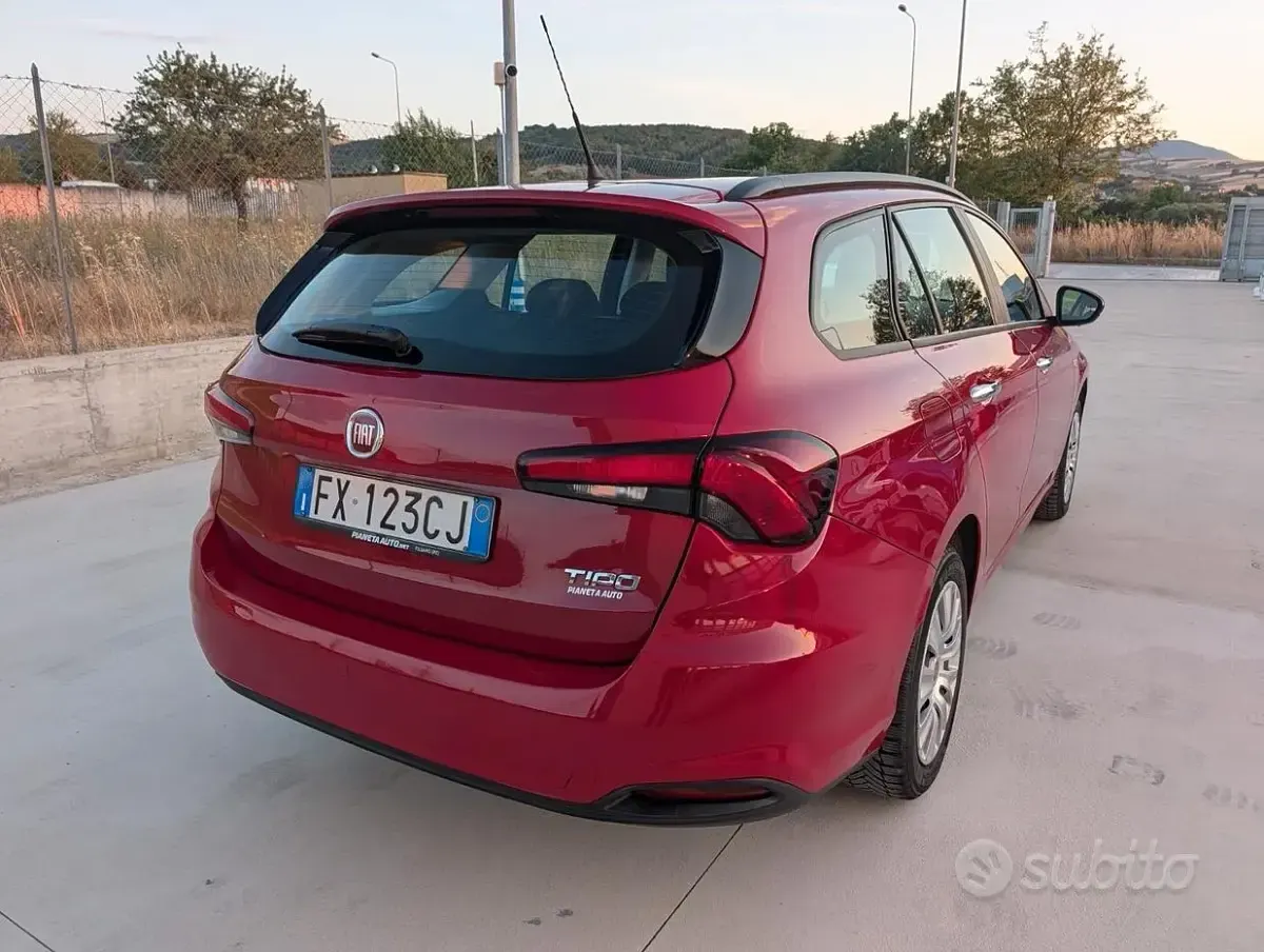 Usata Fiat Tipo Easy 95 CV (69 kW) 2019 Rosso Station wagon
