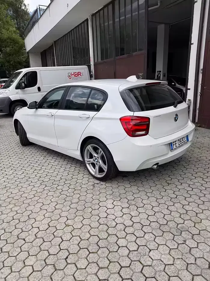 Usata BMW 118 Sport Line 143 CV (105 kW) 2013 Bianco Utilitaria