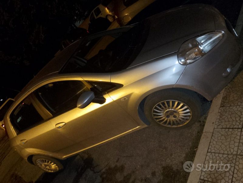 Usata Fiat Grande Punto 75 CV (55 kW) 2007 Grigio Utilitaria