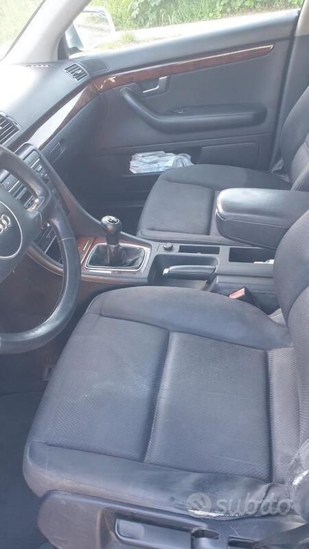 Grigio Usata 2002 Audi A4 Station wagon | 1500 € - Immagine 1/4