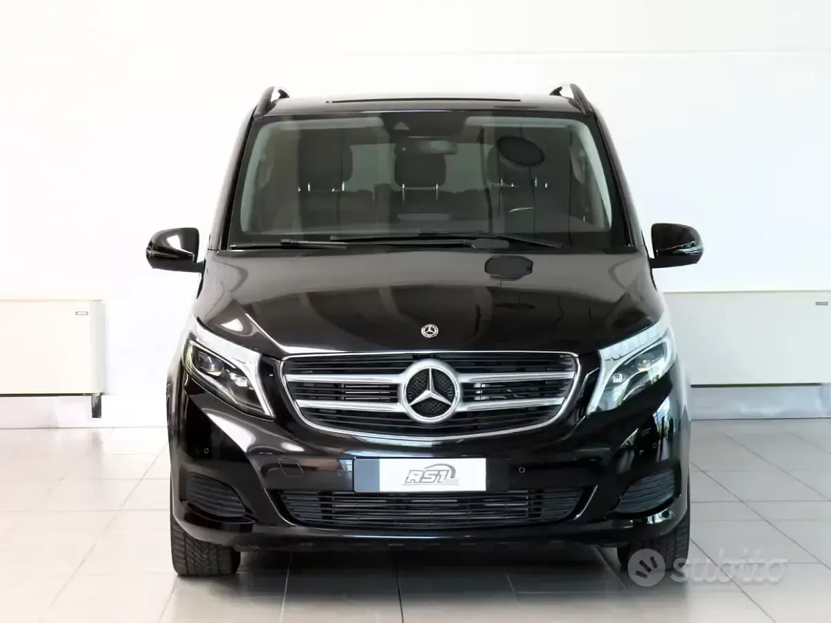 Usata Mercedes V220 Premium 163 CV (119 kW) 2019 Nero Monovolume