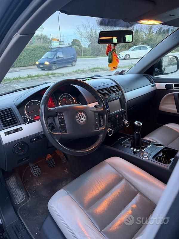 Usata VW Touareg 174 CV (127 kW) 2008 Nero SUV