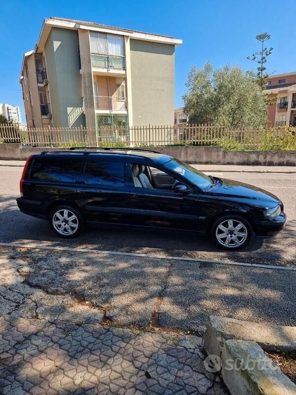 Usata 2003 Volvo V70 Station wagon | 3000 € (Molto cara) - Immagine 1/4