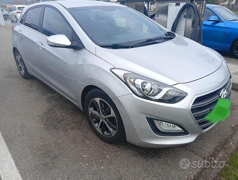 Usata Hyundai i30 110 CV (80 kW) 2016 Grigio Berlina