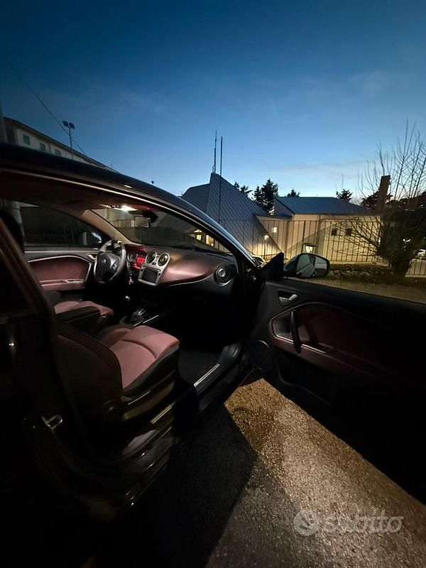 Usata Alfa Romeo MiTo Distinctive 105 CV (77 kW) 2011 Nero Utilitaria