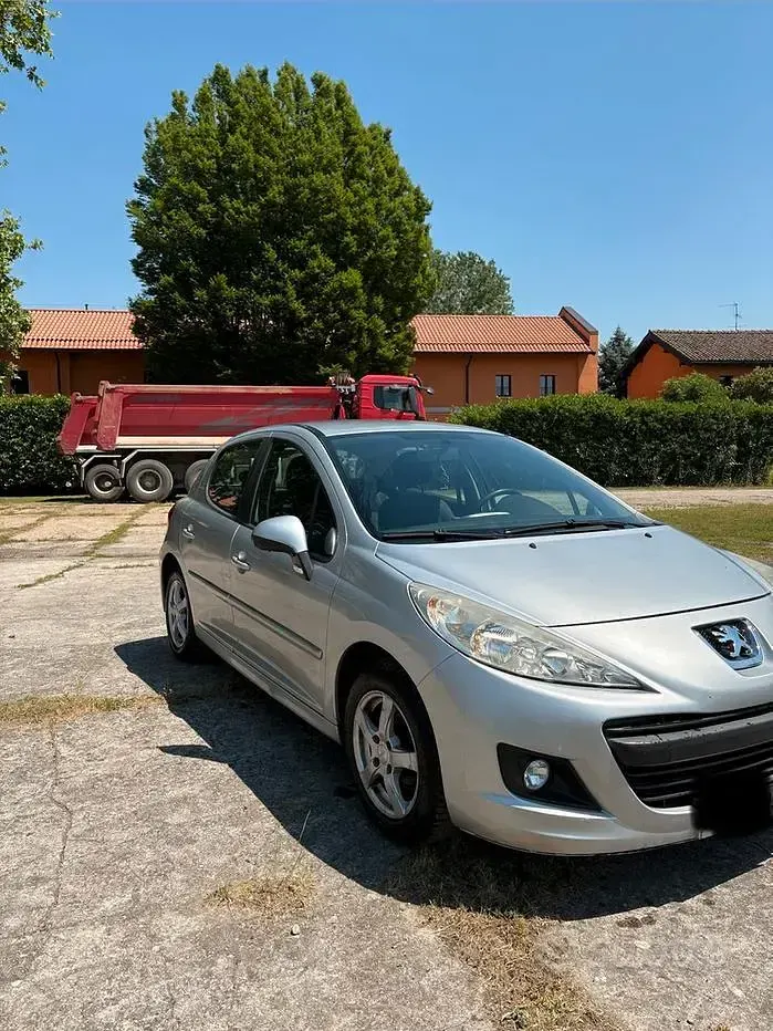Usata Peugeot 207 73 CV (53 kW) 2013 Grigio Berlina