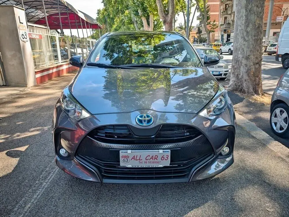 Usata Toyota Yaris Hybrid 92 CV (67 kW) 2022 Grigio Berlina