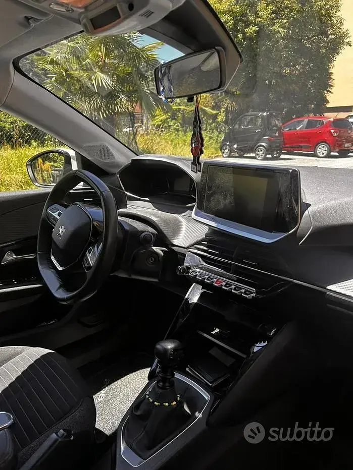 Usata Peugeot 208 101 CV (74 kW) 2021 Bianco Utilitaria