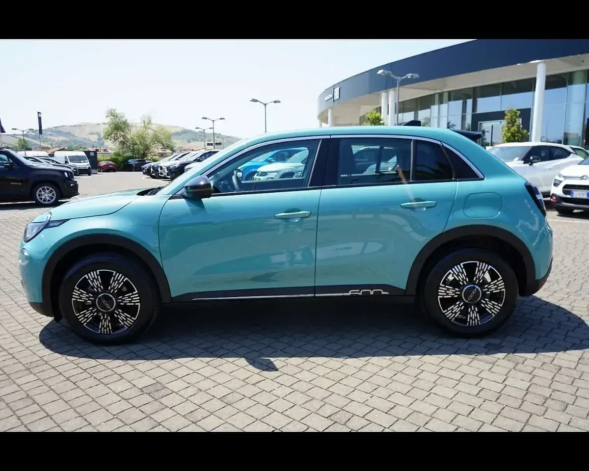 Usata Fiat 600 136 CV (100 kW) 2025 Azzurro SUV