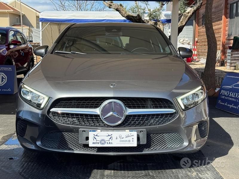 Usata Mercedes A180 115 CV (84 kW) 2019 Grigio Berlina