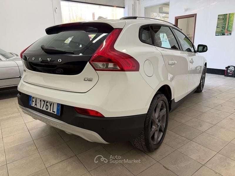 Usata Volvo V40 CC Kinetic 114 CV (83 kW) 2015 Bianco Station wagon