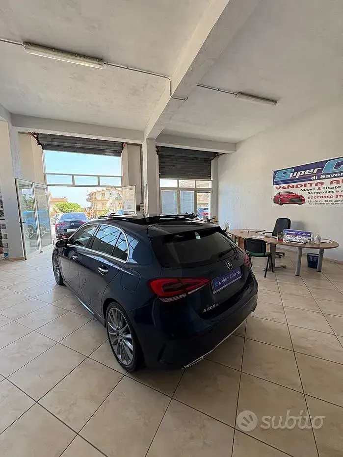 Usata Mercedes A200 Premium 150 CV (110 kW) 2019 Blu Berlina