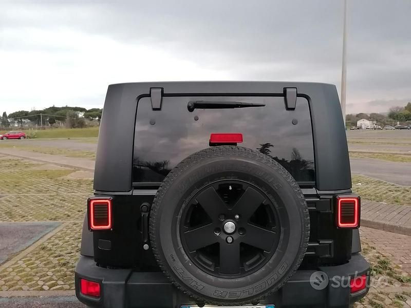 Usata Jeep Wrangler Unlimited Sahara 177 CV (130 kW) 2010 Nero SUV