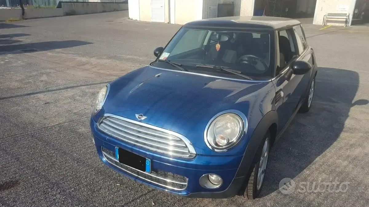Usata Mini Cooper D 109 CV (80 kW) 2009 Blu Utilitaria
