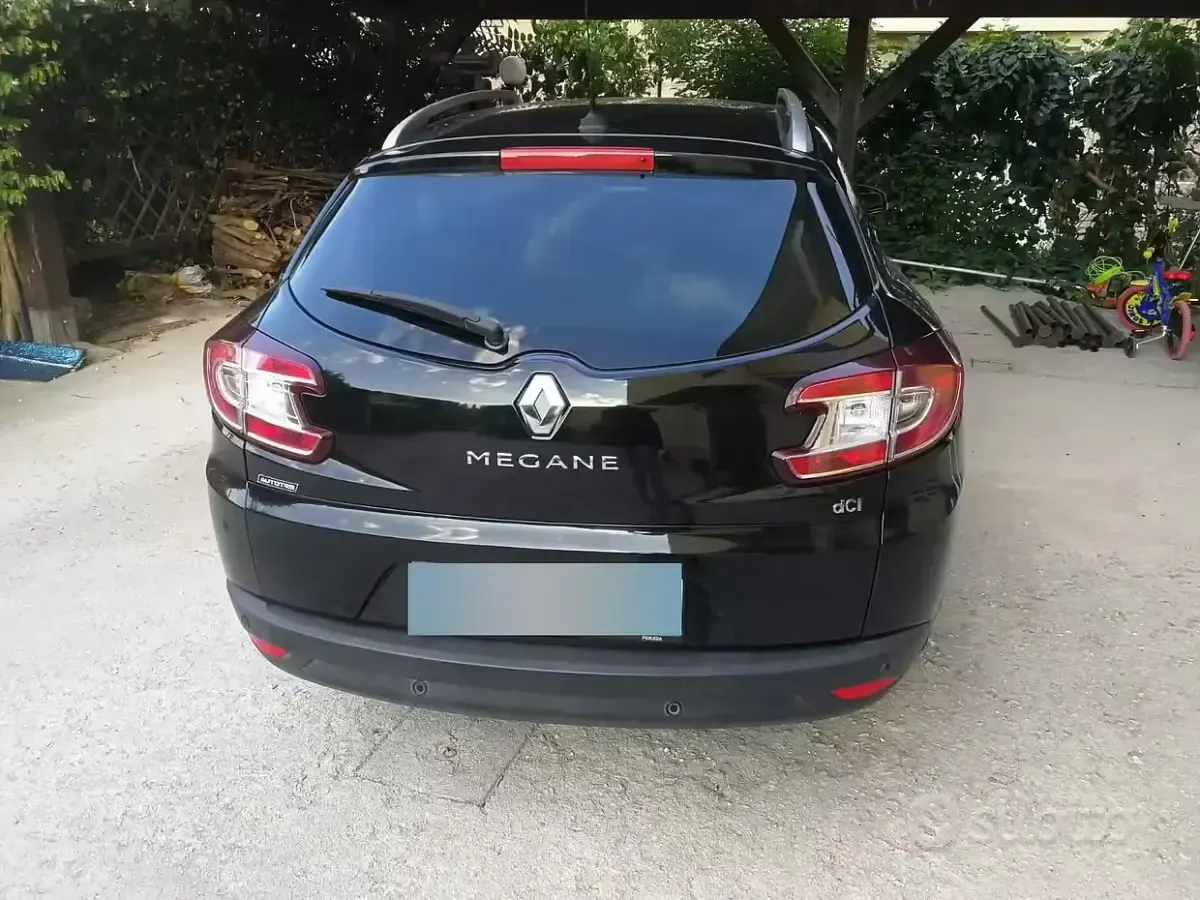 Usata Renault Mégane GrandTour LIMITED 110 CV (80 kW) 2015 Nero Station wagon