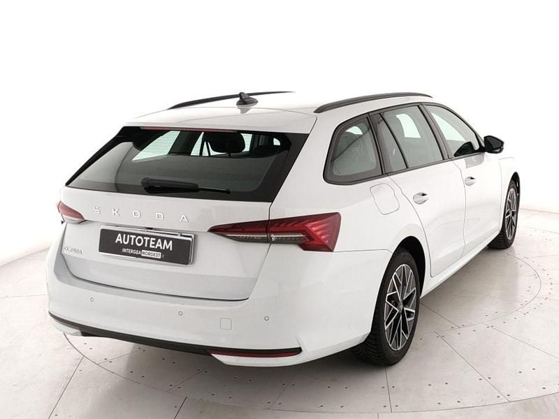 Usata Skoda Octavia Executive 150 CV (110 kW) 2025 Bianco Station wagon