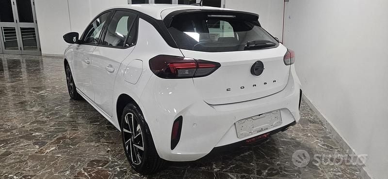 Usata Opel Corsa 100 CV (73 kW) 2025 Utilitaria