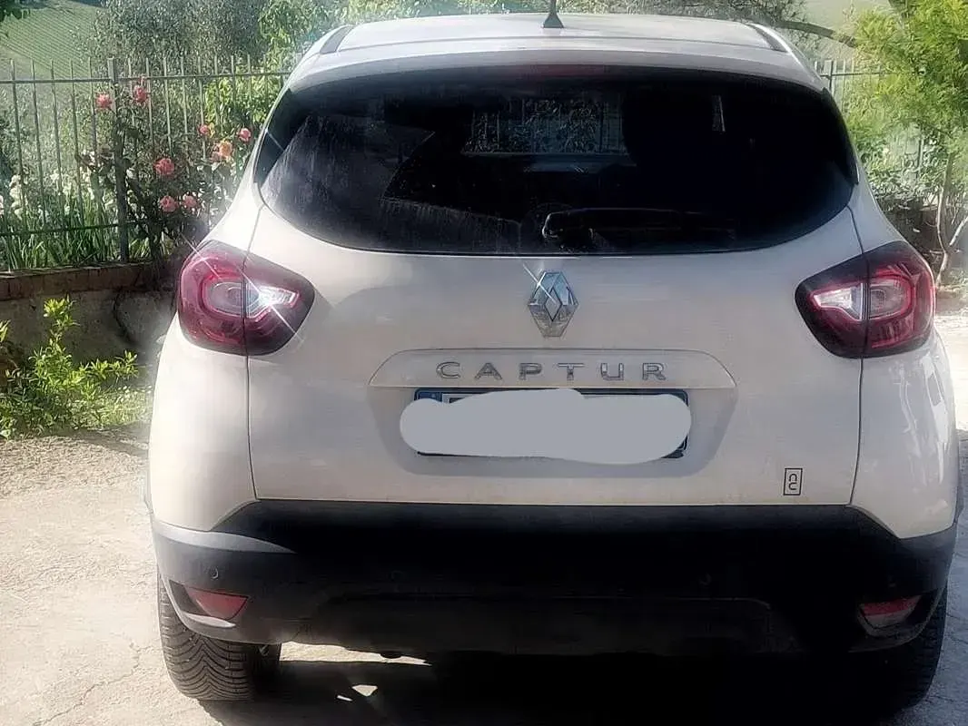 Usata Renault Captur 90 CV (66 kW) 2019 Beige SUV