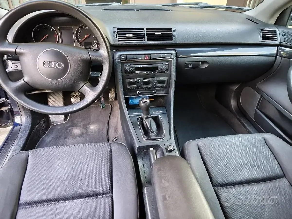 Usata Audi A4 130 CV (95 kW) 2004 Blu Station wagon