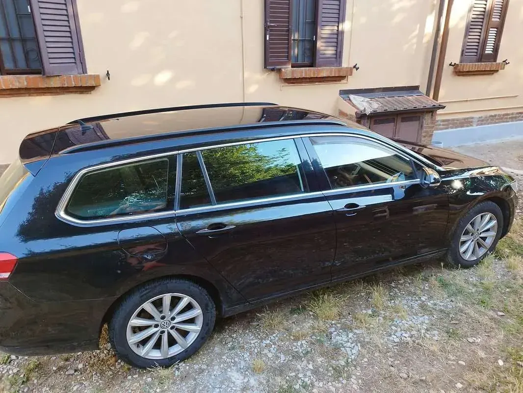 Usata VW Passat Business 120 CV (88 kW) 2017 Nero Station wagon