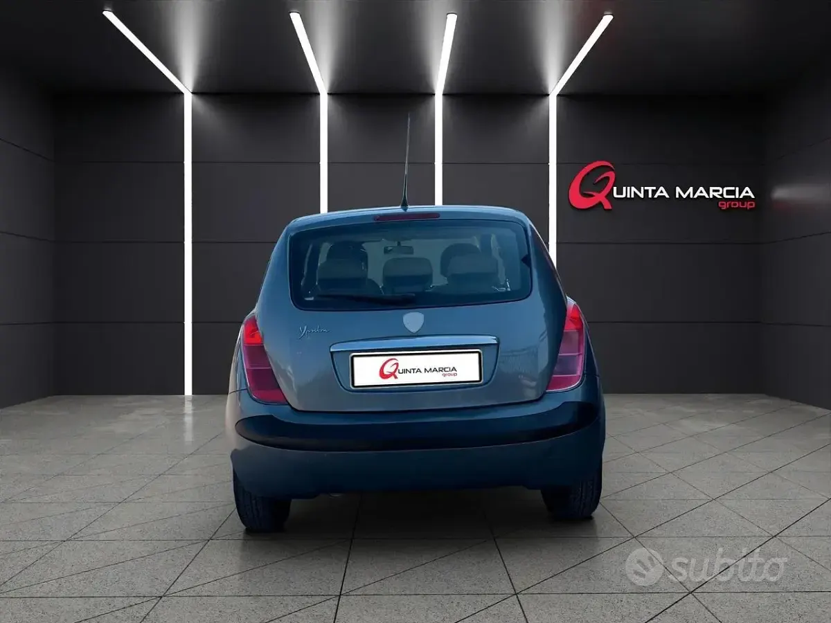 Usata Lancia Ypsilon 60 CV (44 kW) 2005 Grigio Utilitaria