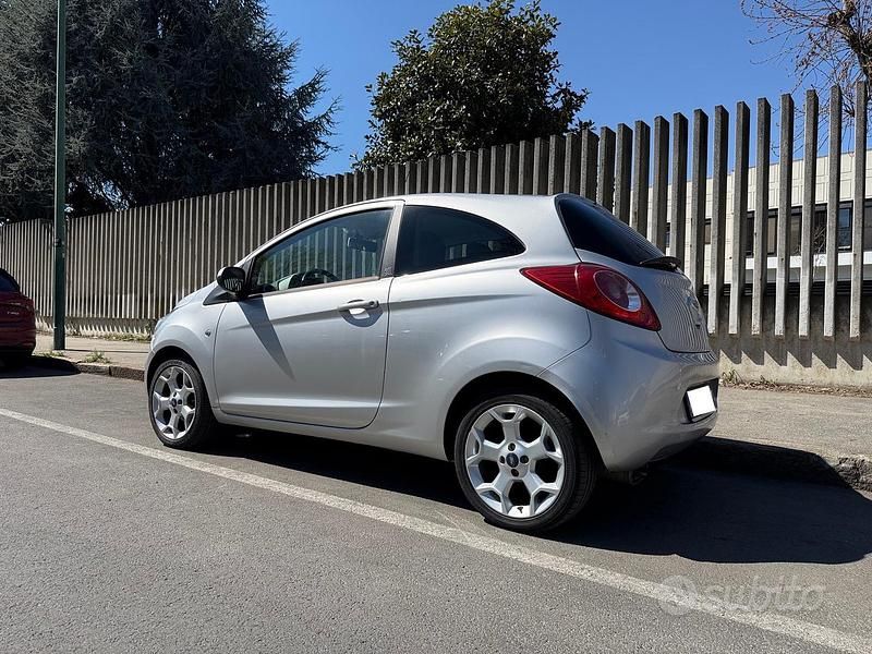 Usata Ford Ka 70 CV (51 kW) 2009 Grigio Utilitaria