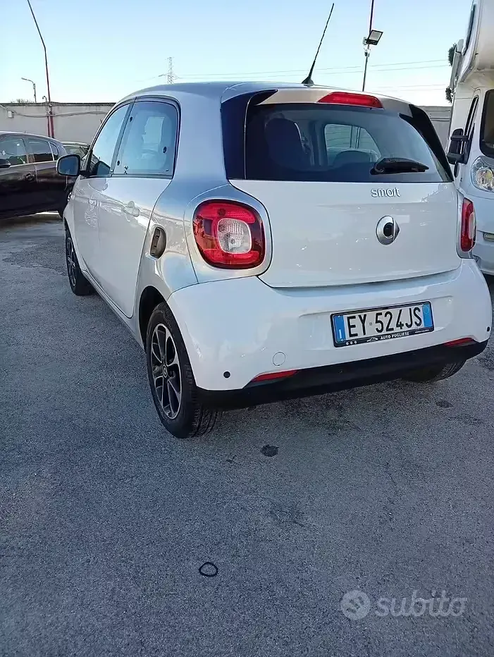Usata Smart ForFour Prime 71 CV (52 kW) 2015 Bianco Utilitaria