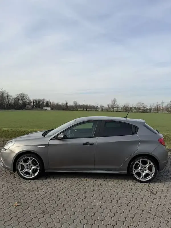 Usata Alfa Romeo Giulietta Sprint 174 CV (127 kW) 2015 Utilitaria