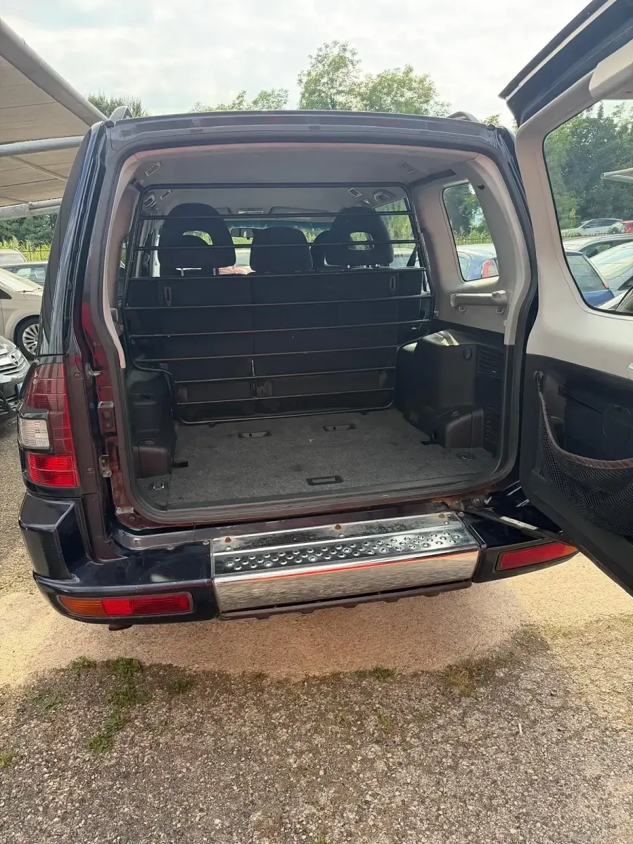 Usata Mitsubishi Pajero 115 CV (84 kW) 2003 Bluazzurro SUV