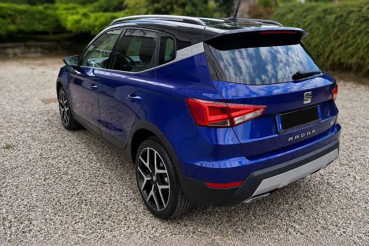 Usata Seat Arona FR 116 CV (85 kW) 2019 Blu/azzurro SUV