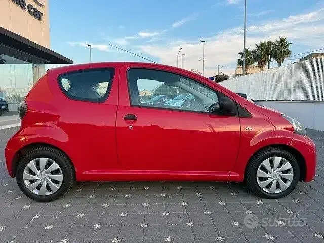 Usata Toyota Aygo Active 68 CV (50 kW) 2012 Rosso Utilitaria