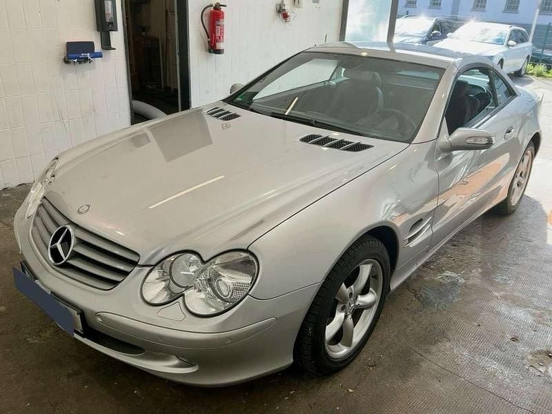 Usata Mercedes SL350 245 CV (180 kW) 2005 Grigio Cabrio