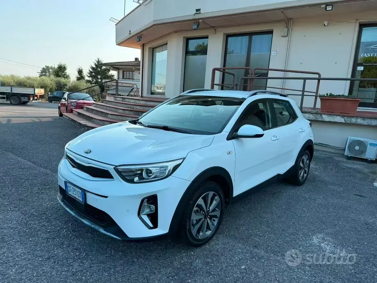 Usata Kia Stonic Style 82 CV (60 kW) 2021 Bianco SUV
